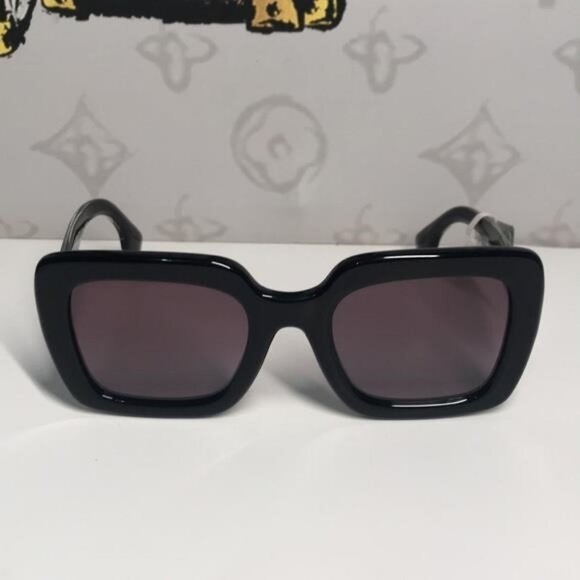 New Authentic Burberry BE4284 37588H Sunglasses – Black Frame / Violet Gradient main image 10